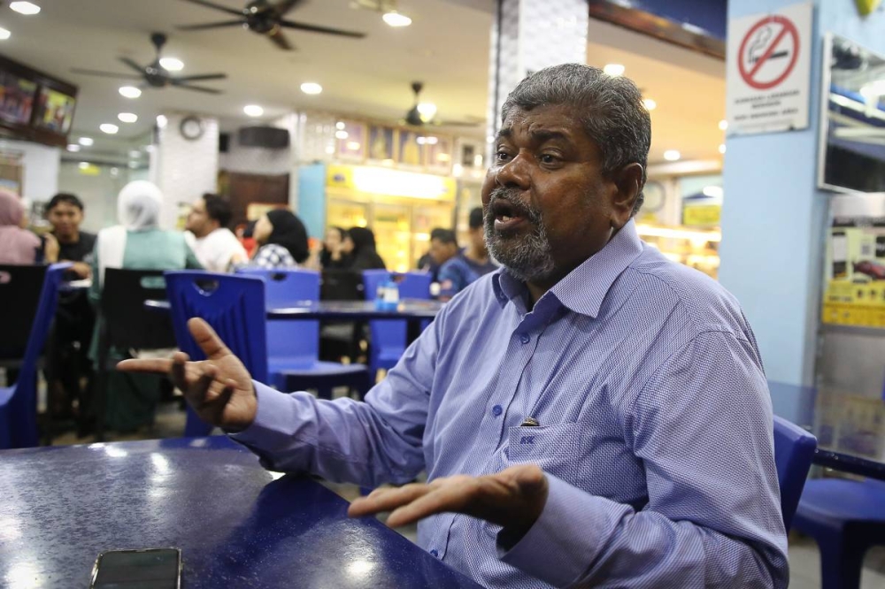 Restoran Hakim owner Datuk Hakimsa Abd Karim speaks to Malay Mail during an interview in Shah Alam May 20, 2022. — Picture by Yusof Mat Isa
