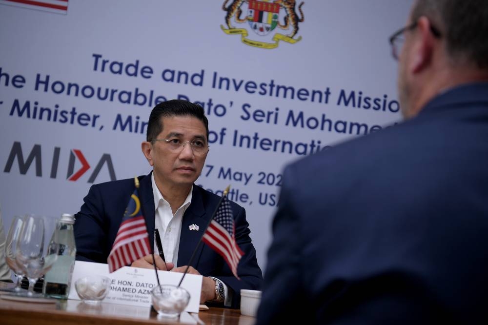 Senior Minister and Minister of International Trade and Industry Datuk Seri Mohamed Azmin Ali having a meeting with Ammex Corporation early Tuesday, May 17, 2022. ― Bernama pic