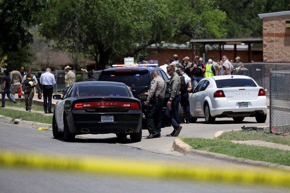 Gunman kills 19 children 2 teachers at Texas elementary school – Malay Mail