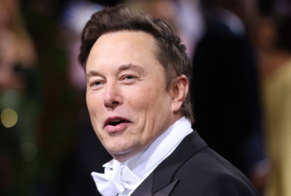 Elon Musk said in a filing with the US Securities and Exchange Commission that he would seek US$13 billion in loans for the Twitter buy instead of using nearly double that much debt as previously indicated. ― Reuters pic