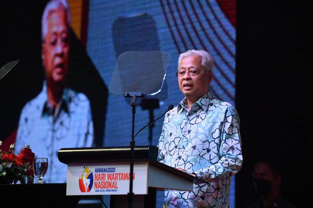 Prime Minister Datuk Seri Ismail Sabri Yaakob delivers a speech during the National Journalists Day (Hawana) 2022 celebration in Melaka May 29, 2022. — Bernama pic