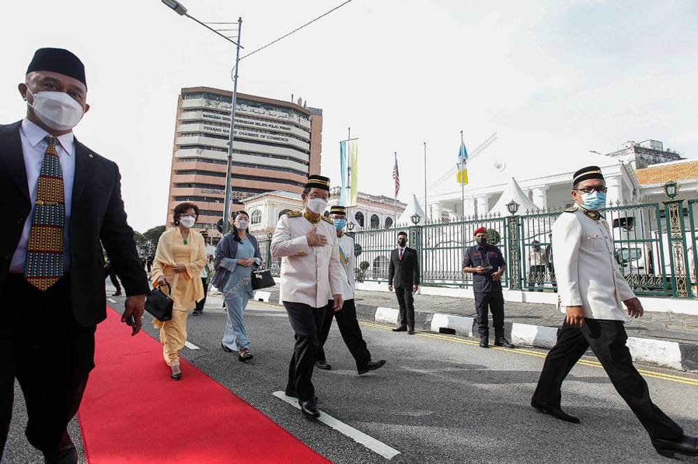 Penang Chief Minister Chow Kon Yeow is pictured entering the state assembly building in George Town May 27, 2022. — Picture by Sayuti Zainudin
