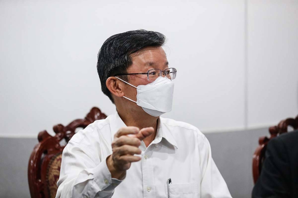 Penang Chief Minister Chow Kon Yeow speaks to the press at Komtar on May 9, 2022. — Picture by Sayuti Zainudin