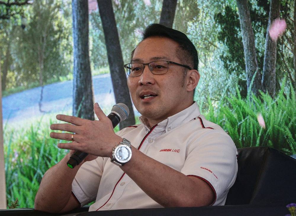 Gamuda Land chief operating officer Chu Wai Lune speaks at a press conference at Gamuda Gardens, May 30, 2022. — Bernama pic 