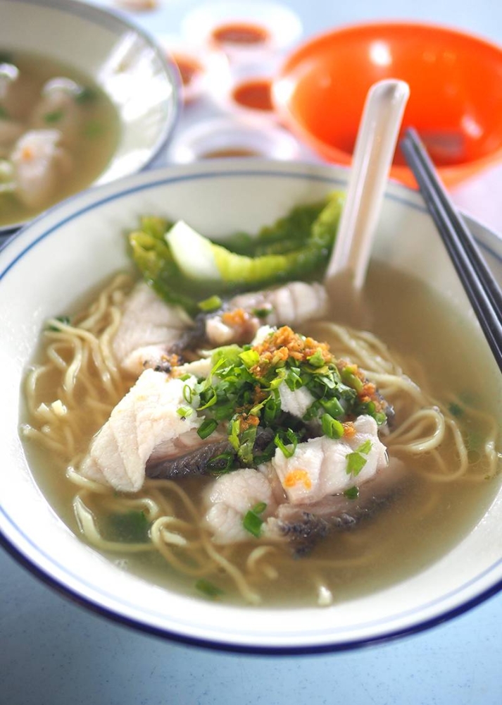 Each bite of the giant grouper fish slices is satisfying with the gelatinous skin