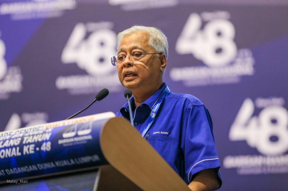 Nazri backed Prime Minister Datuk Seri Ismail Sabri Yaakob (pic), who said the current economic conditions in Malaysia meant it was a poor time to hold a general election. — Picture by Devan Manuel