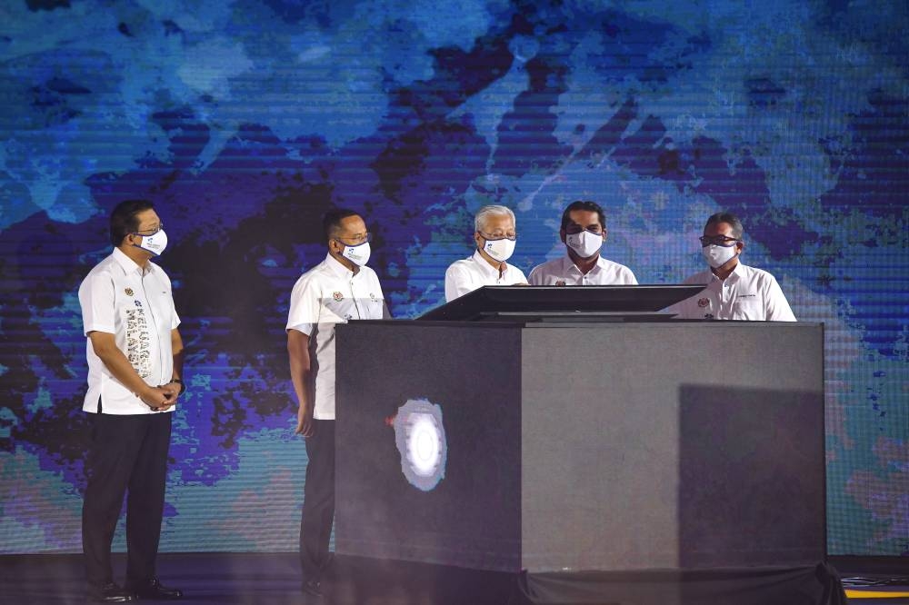 Prime Minister Datuk Seri Ismail Sabri Yaakob the closing ceremony of the Jelajah Aspirasi Keluarga Malaysia or Malaysian Family Aspirations (AKM) Tour, at the Terengganu Sports Complex in Kuala Nerus June 4, 2022. ― Bernama pic