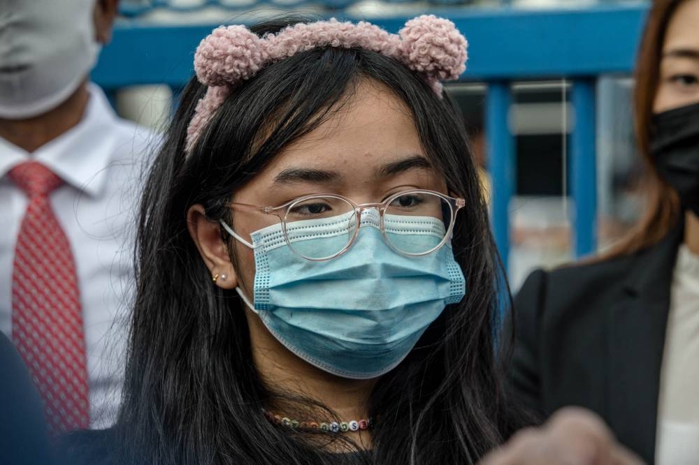 Student Ain Husniza Saiful Nizam arrives at IPD Sungai Buloh before giving her statement to the police in Sungai Buloh, August 6, 2021. — Picture by Firdaus Latif