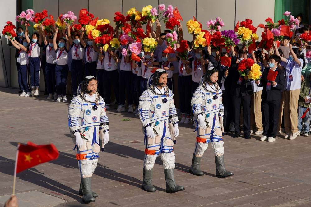 Three Chinese astronauts arrive at space station - Vimarsana News