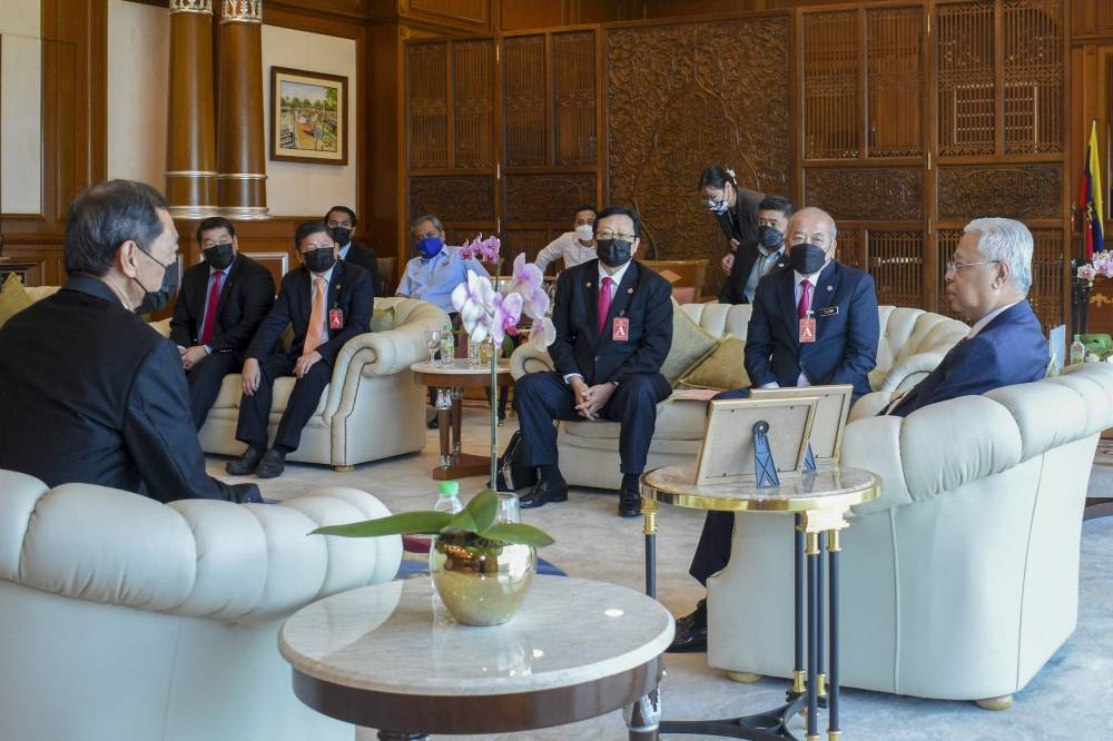 PM Ismail Sabri receives courtesy call from leaders of Chinese group Huazong - Vimarsana News