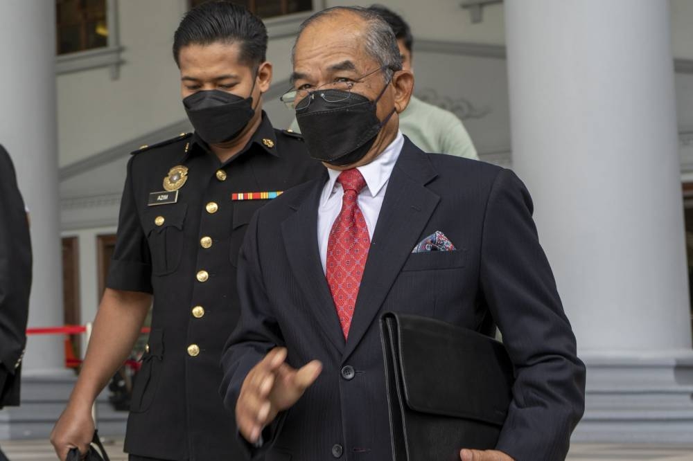 Tan Sri Mohd Sidek Hassan, former chief secretary to the government, arrives at the Kuala Lumpur High Court June 8, 2022. — Picture by Shafwan Zaidon