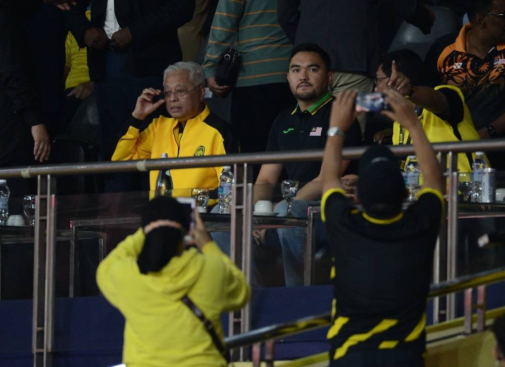 Raja Muda of Selangor Tengku Amir Shah Sultan Sharafuddin Idris Shah arriving at the Bukit Jalil National Stadium accompanied by Prime Minister Datuk Seri Ismail Sabri Yaakob to support the Harimau Malaya team in the Group E of the 2023 Malaysia Asian Cup Qualifiers Final. against Bahrain, June 11, 2022. — Bernama pic
