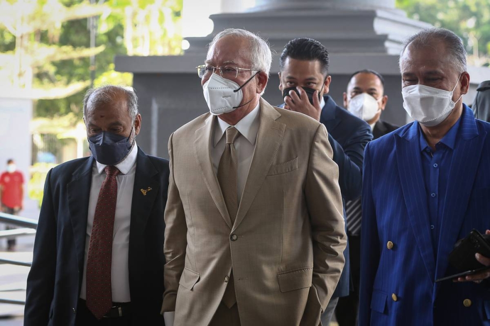 Former prime minister Datuk Seri Najib Razak arrives at the Kuala Lumpur High Court Complex June 15, 2022. ― Picture by Yusof Mat Isa