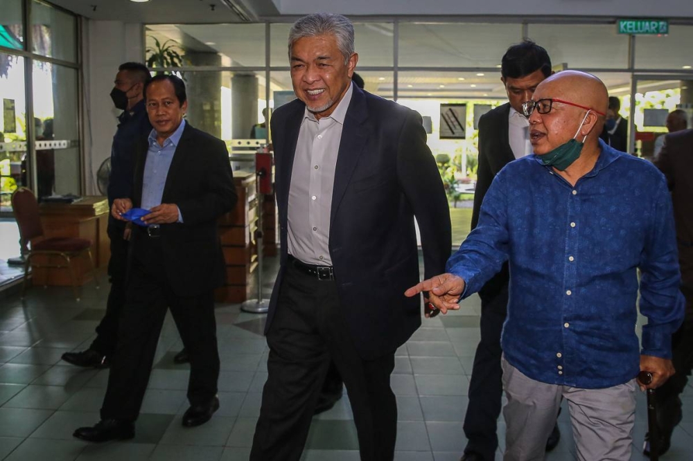Datuk Seri Ahmad Zahid Hamidi arrives at the Shah Alam Hight Court June 16, 2022. — Picture by Yusof Mat Isa