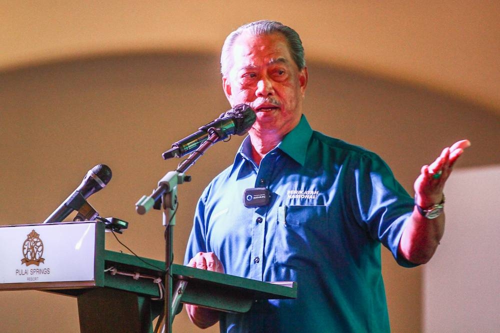 Tan Sri Muhyiddin Yassin giving his speech at the Dialogue with the National Rehabilitation Council (MPN) with Association Leaders and Chambers of Commerce in Pulai Springs Resort, Johor Bahru March 05, 2022. — Picture by Hari Anggara