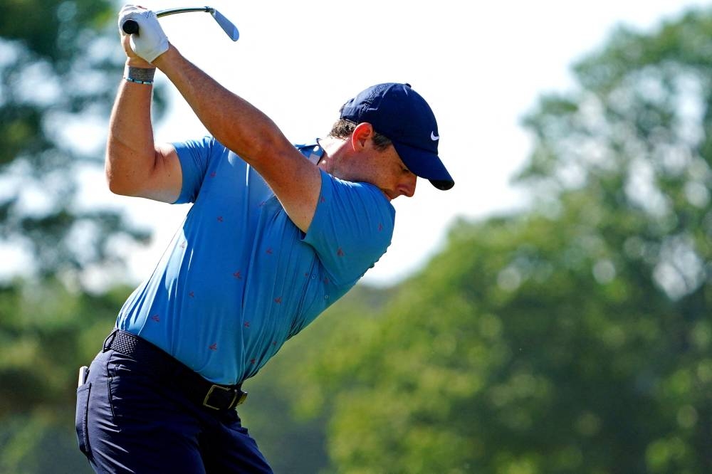 McIlroy overcomes shaky start to stay in contention at US Open