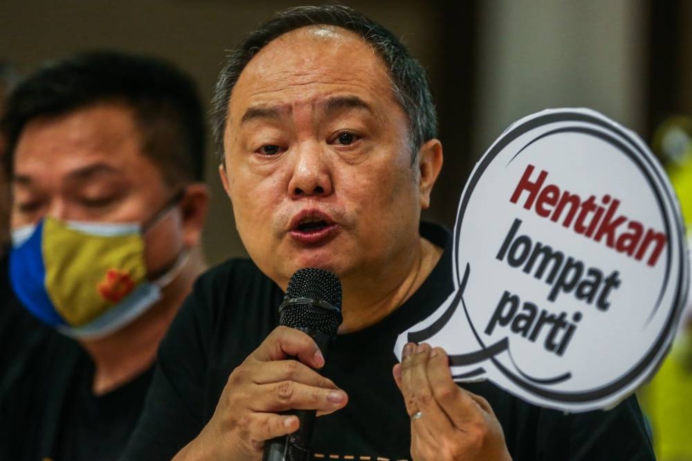 Bersih chairman Thomas Fann speaks during a forum in Kuala Lumpur June 18, 2022. ― Picture by Hari Anggara