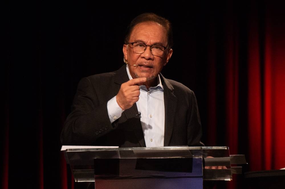 Datuk Seri Anwar Ibrahim calls for swift action from Putrajaya over UKSB and Bestinet. — Picture by Shafwan Zaidon