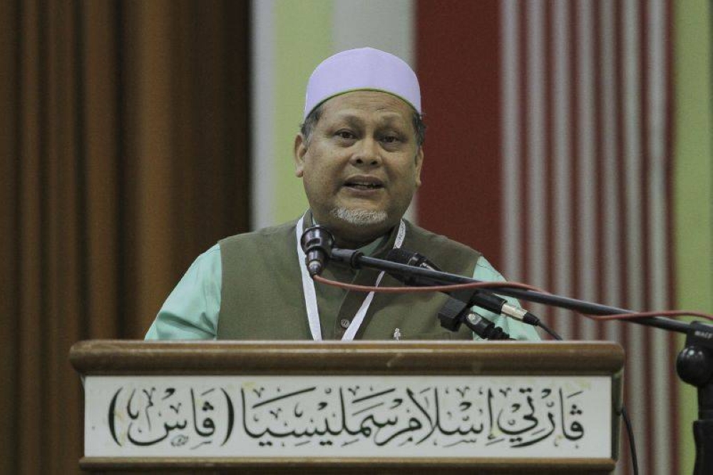 PAS vice president Datuk Mohd Amar Abdullah said the Islamist party would rather pursue its agenda to unify Muslims with others that prioritise the Islamic community’s rights. —  File picture by Yusof Mat Isa