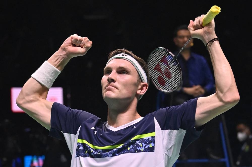 Axelsen finishes off Zhao to defend Indonesia Open champion title