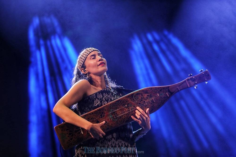 Alena Murang on stage at the RFMF. — Borneo Post Online pic