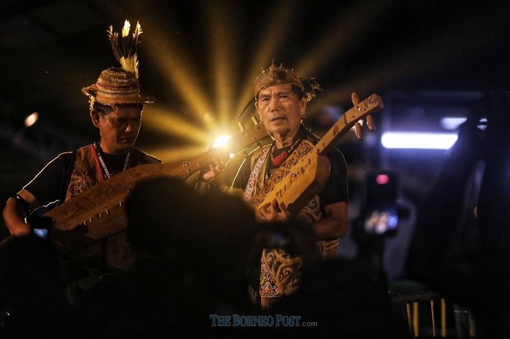 Mathew Ngau Jau performs at the RWMF. — Borneo Post Online pic