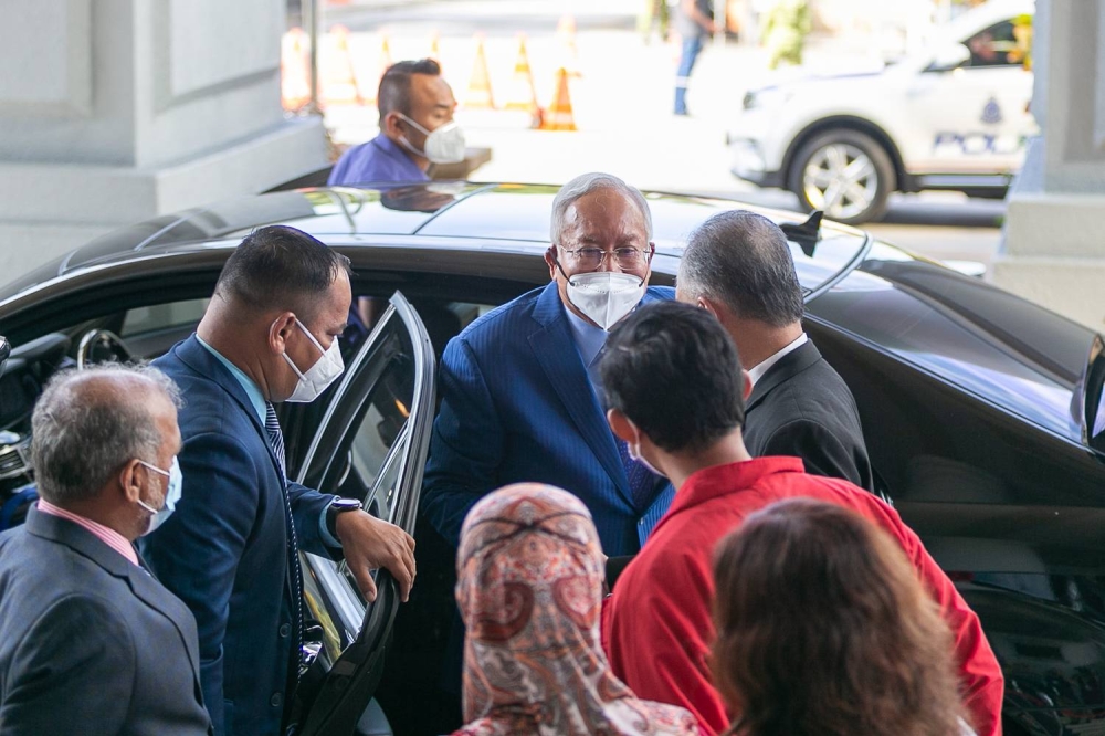 Former prime minister Datuk Seri Najib Razak arrives at the Kuala Lumpur High Court June 21,2022 — Picture by Devan Manuel