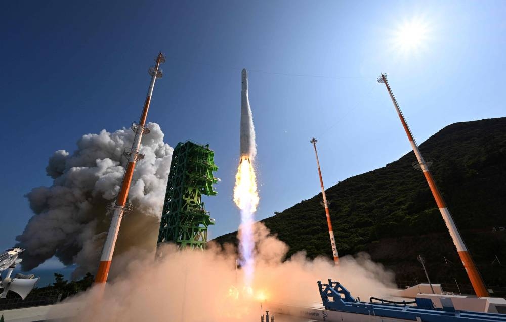 South Korea's homegrown space rocket Nuri blasts off from the Naro Space Centre in the southern coastal village of Goheung on June 21, 2022, in the second attempt to put satellites into orbit after a launch last October failed. — Photo by Yonhap via AFP