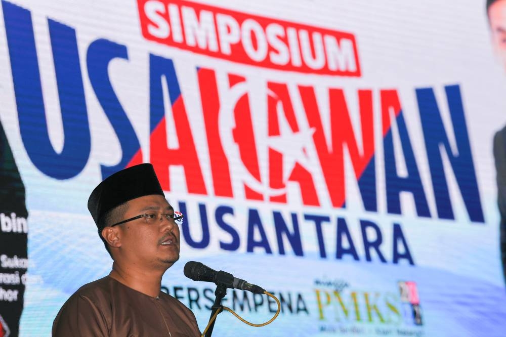 Johor Umno Youth chief Mohd Hairi Mad Shah said the wing had been steadfast in wanting to uphold the order of Johor Ruler Sultan Ibrahim Sultan Iskandar to continue the review of the ICJ judgment to regain the southern state’s sovereignty. — Bernama pic