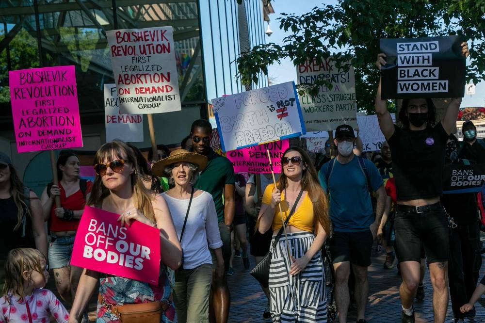 'A tragedy': Missouri's last abortion clinic draws protesters decrying ban - Vimarsana News