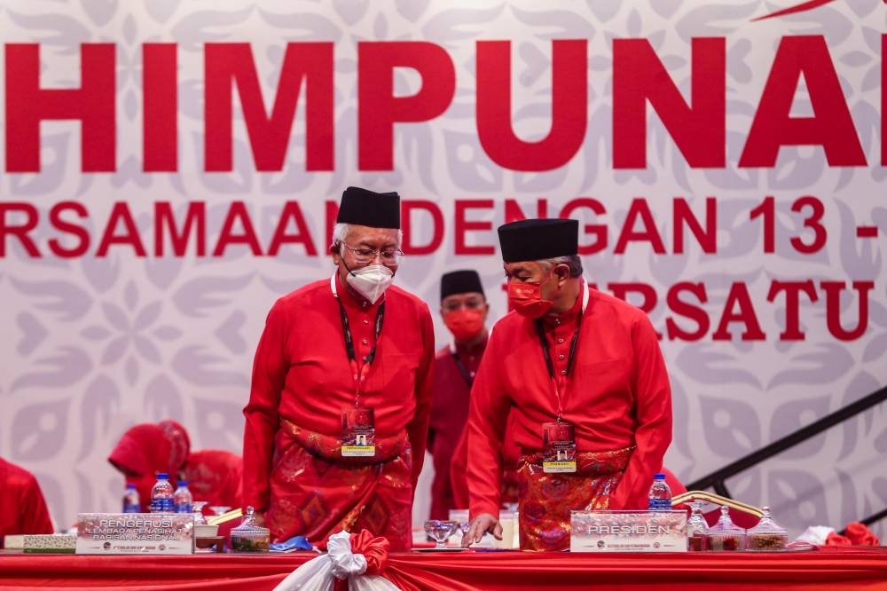 Datuk Seri Najib Razak and Umno president Datuk Seri Ahmad Zahid Hamidi have called for a snap election, believing Barisan Nasional can regain full control of the federal government. — File picture by Hari Anggara
