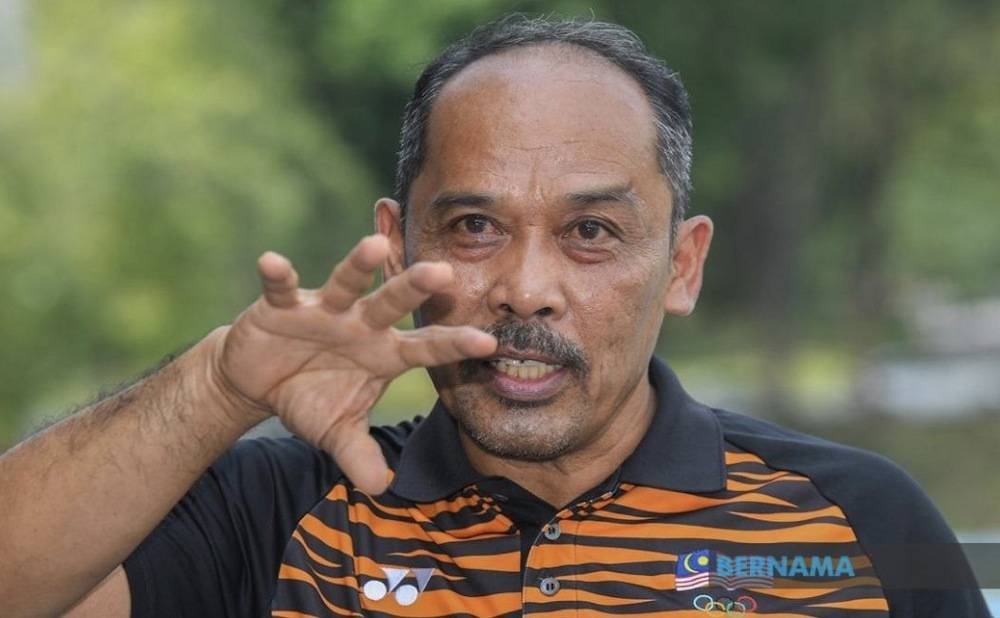 Malaysia's athletics head coach Manshahar Abdul Jalil said the target of 10 track and field gold medals at the 2023 SEA Games in Cambodia has been embraced as a realistic challenge. — Picture via Twitter/Bernama