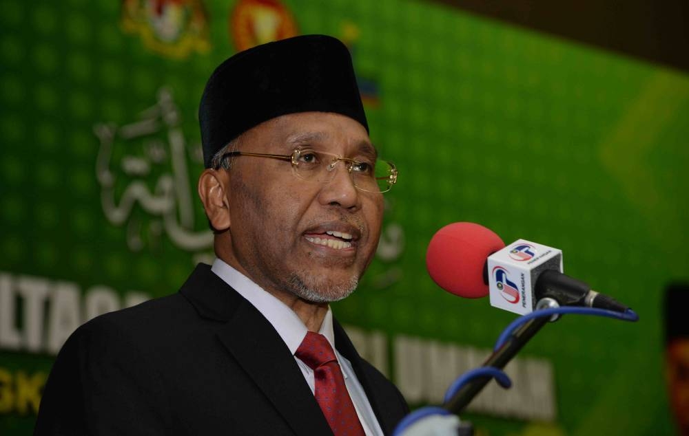 Minister in the Prime Minister’s Department (Religious Affairs), Datuk Idris Ahmad said this would enable the religious authorities to investigate the alleged cases. — Bernama pic