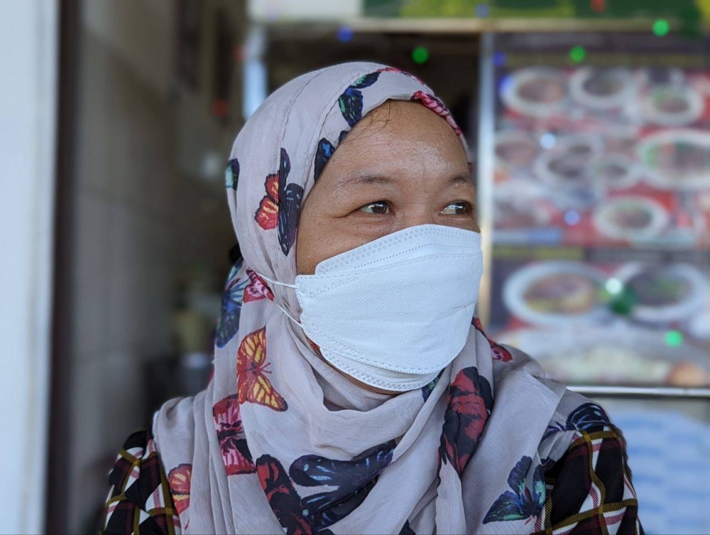 Food operator Hanifah Kedei.  — Borneo Post photo