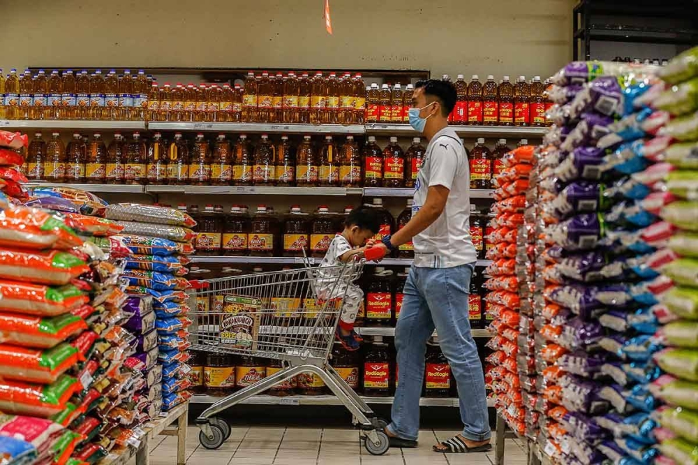 Minister: Fake news affecting supply of subsidised cooking oil in market - Vimarsana News