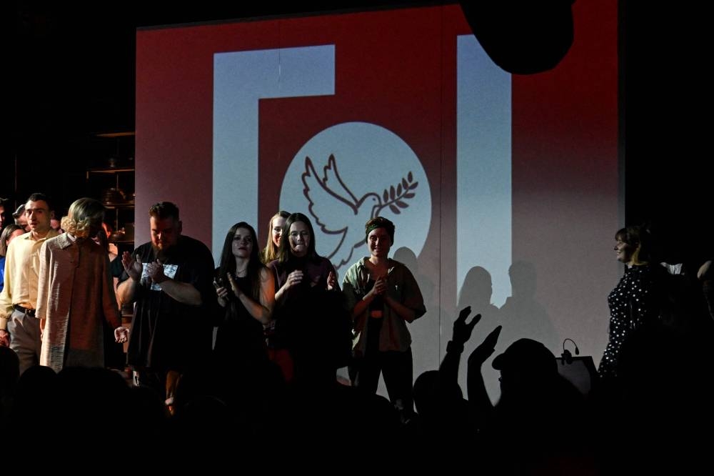 Rebel Moscow theatre shuts doors after final show - Vimarsana News