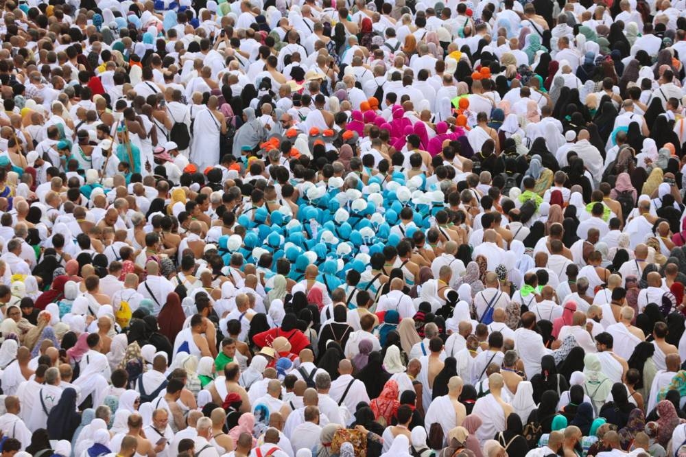 Muslim worshippers arrive at the Grand Mosque in Saudi Arabia's holy city of Mecca July 2, 2022. — AFP pic