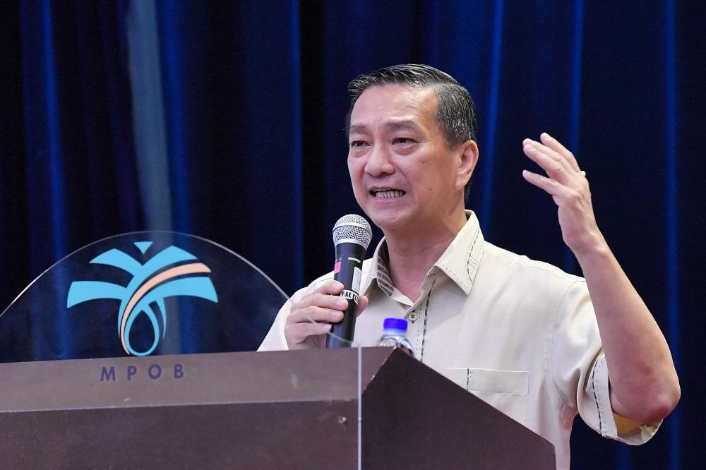 Deputy Plantation Industries and Commodities Minister Datuk Seri Wee Jeck Seng delivers a speech at the #KeluargaMalaysia Agricommodity Tour Programme in Bentong, Pahang, July 4, 2022. — Bernama pic 