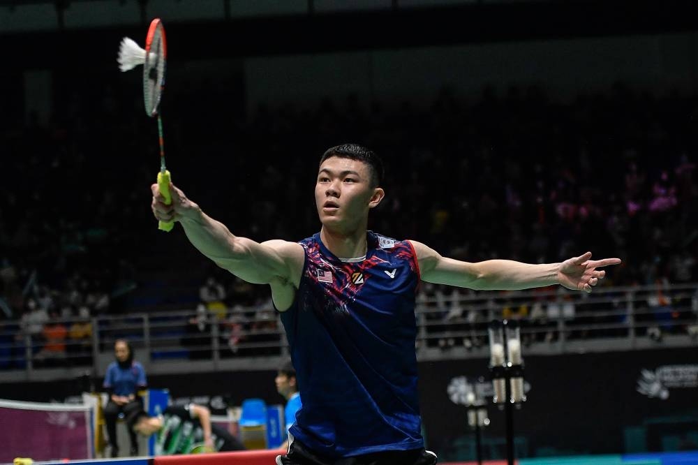 Malaysian men’s singles player Lee Zii Jia against Ireland’s Nhat Nguyen in the qualifying round of the Petronas Malaysian Open 2022 Championship at Axiata Arena Bukit Jalil, June 29, 2022. — Bernama pic