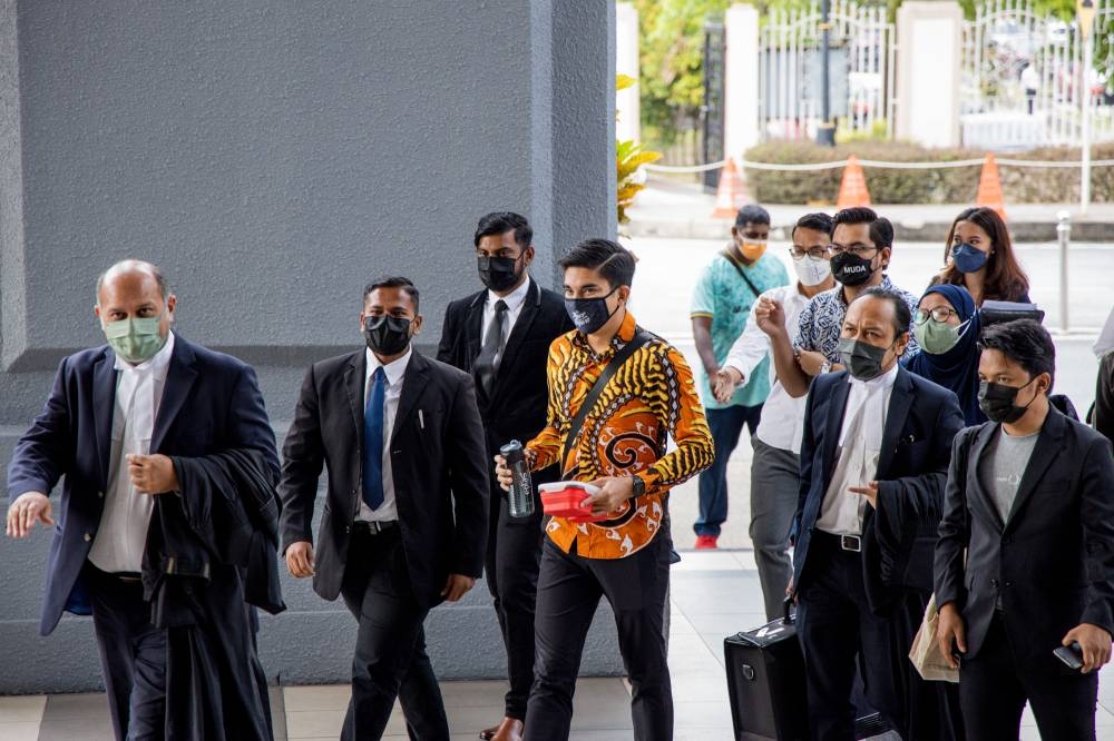 Muar MP Syed Saddiq Syed Abdul Rahman arrives at the Kuala Lumpur High Court July 5, 2022. — Picture by Firdaus Latif