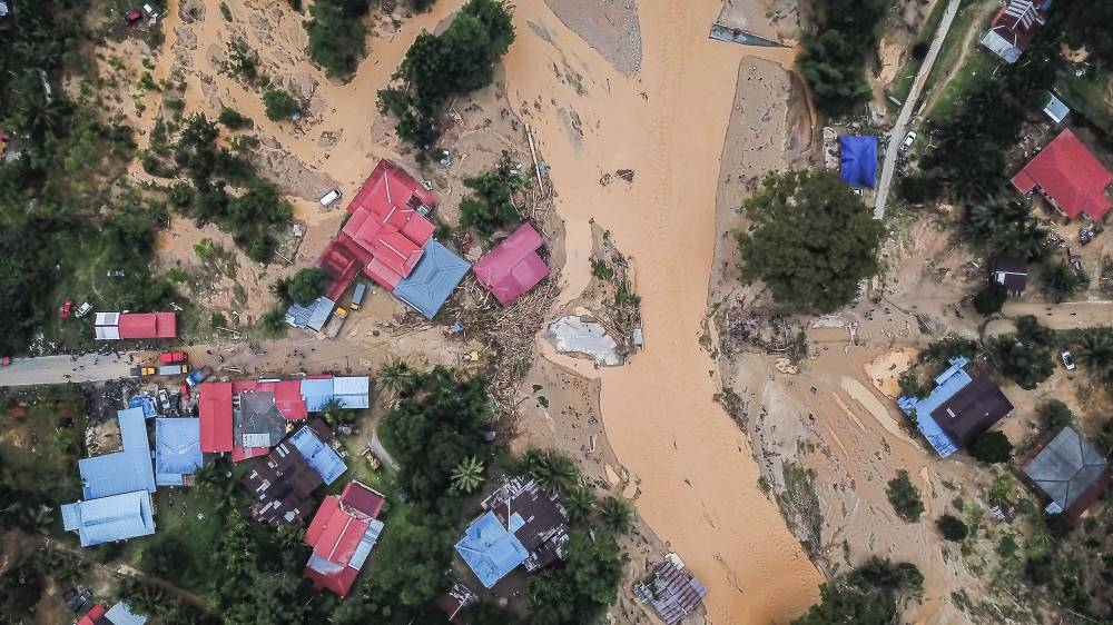 An aerial view of the aftermath of the flash flood that took place on yesterday evening affecting Kampung Bukit Iboi and its surrounding areas in Baling, Kedah on July 5, 2022. — Picture by Sayuti Zainudin