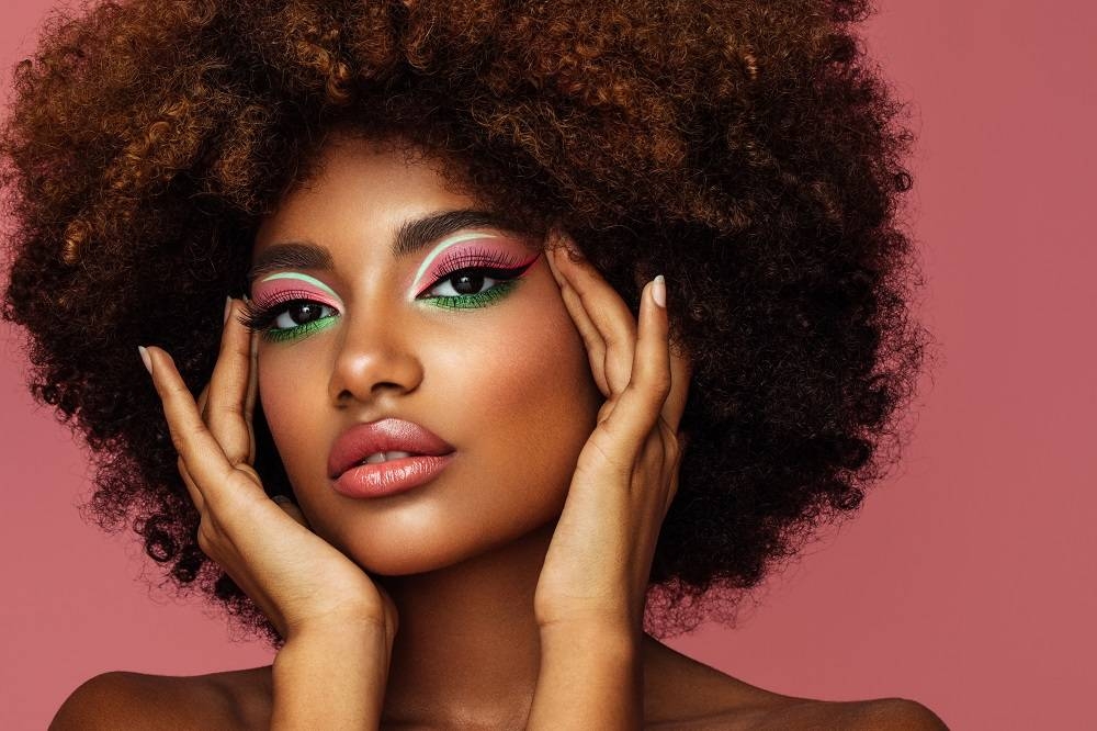 Dopamine beauty: How colourful makeup could boost your mood (VIDEO)