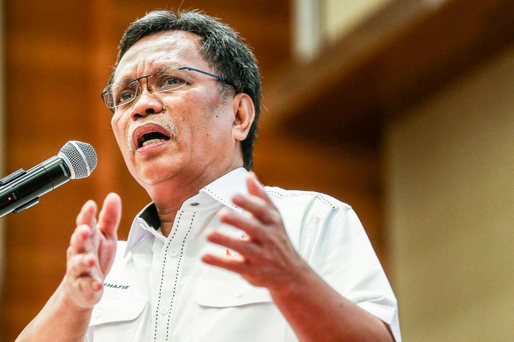 Parti Warisan president Datuk Seri Mohd Shafie Apdal speaks during a press conference at Hotel Renaissance Johor Baru February 25, 2022. — Picture by Hari Anggara