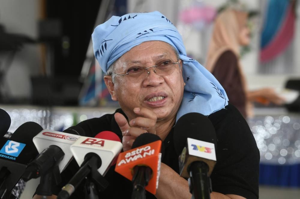 Tan Sri Annuar Musa speaks during an Aidiladha event in Kota Bharu July 11, 2022. — Bernama pic