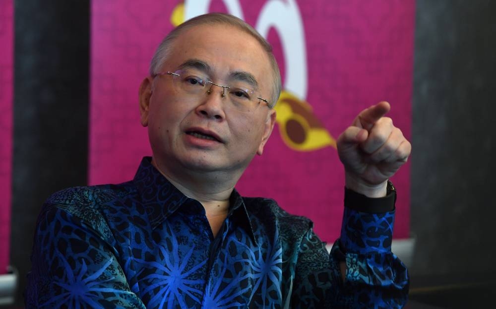 Transport Minister Datuk Seri Wee Ka Siong speaks during the rebranding and launching ceremony of Batik Air in Sepang July 11, 2022. — Bernama pic