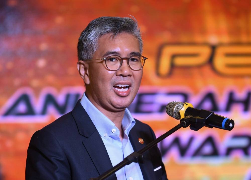 Tengku Zafrul said Malaysia is still on track to achieve a forecasted GDP growth of between 5.3 per cent and 6.3 per cent in 2022. — Bernama pic