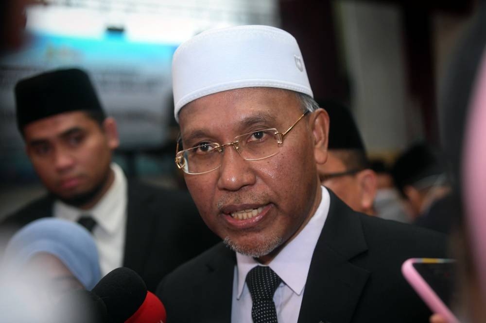 Minister in the Prime Minister’s Department (Religious Affairs) Datuk Idris Ahmad said TH should not be blamed because the agency has always followed the laws set and maintained Malaysia’s good name, and prioritised the welfare of the pilgrims at all times. — Bernama pic 