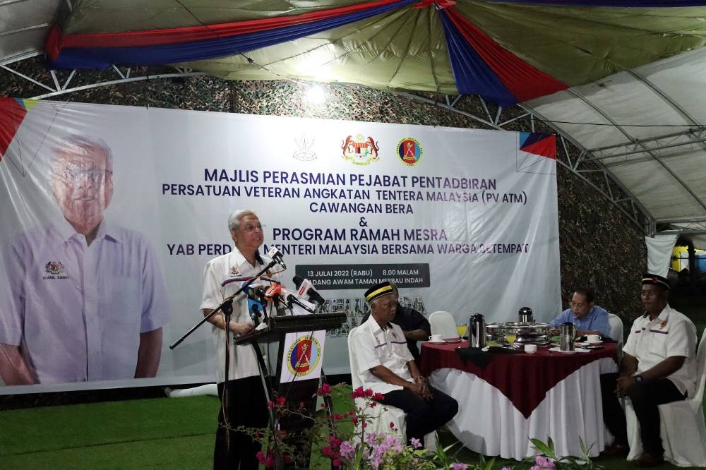 Prime Minister Datuk Seri Ismail Sabri Yaakob delivers a speech at the opening of the administrative office of the Bera Branch Malaysian Armed Forces Veterans at Taman Merbau Indah, Bera, July 13, 2022. — Bernama pic 