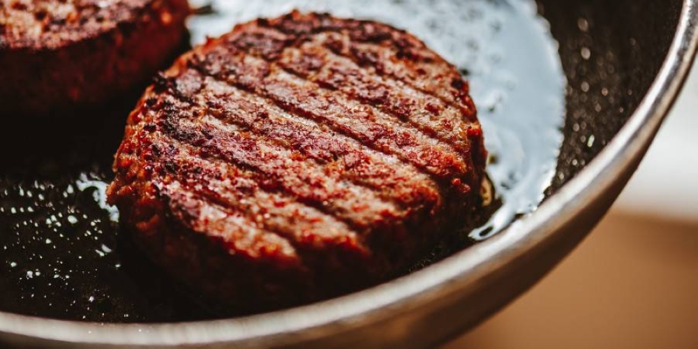 According to a study by a major US consulting firm, the plant-based meat industry represents one of the most effective means of driving down greenhouse gas emissions. —Picture courtesy of Rocky89 / Getty Images via ETX Studio