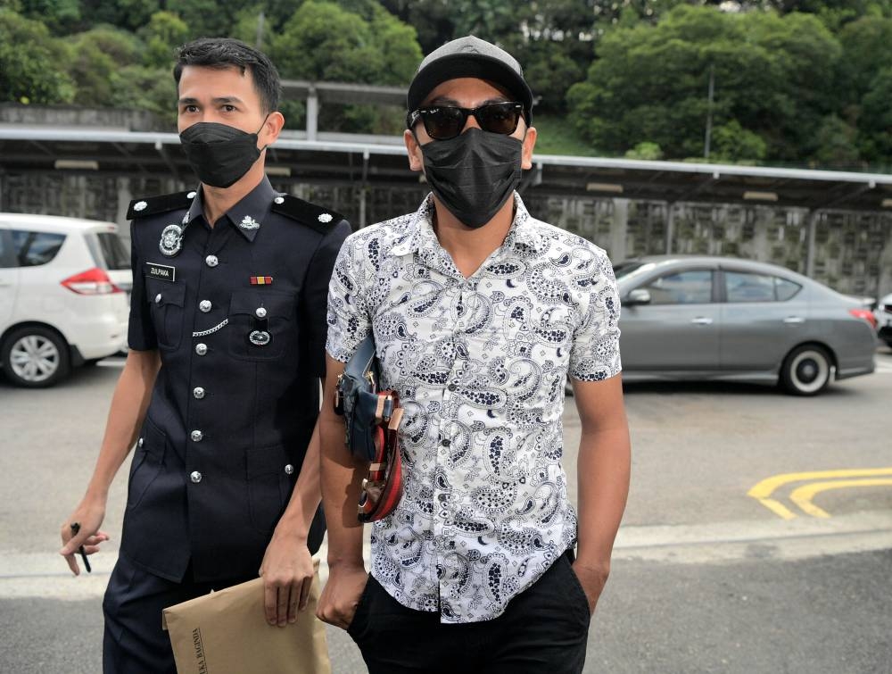 Johor causeway 12 vehicle pile-up: Driver of runaway lorry claims trial to reckless driving - Vimarsana News